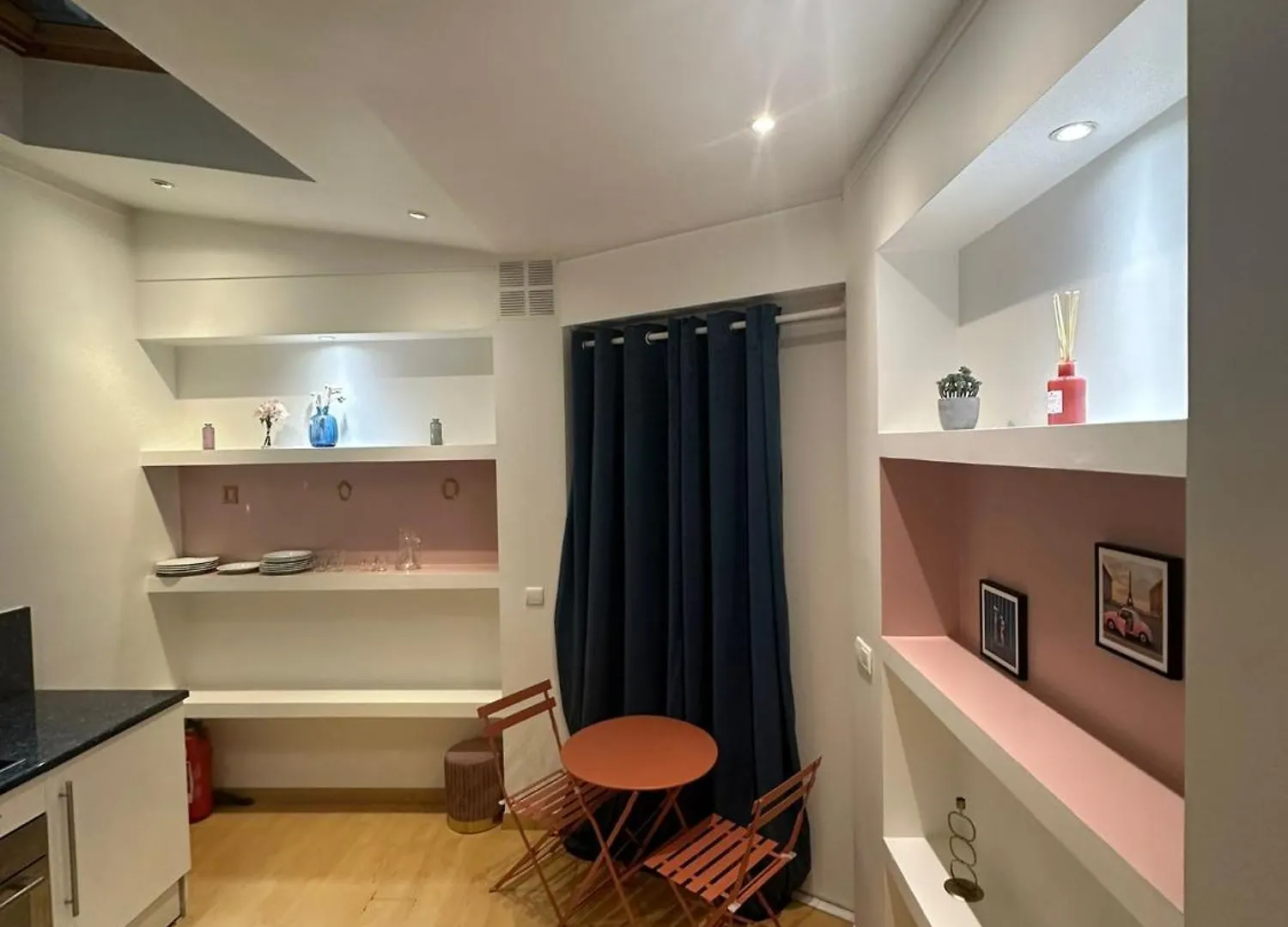 Charmant 2 Pieces Sur Deux Niveaux Apartment Paris France