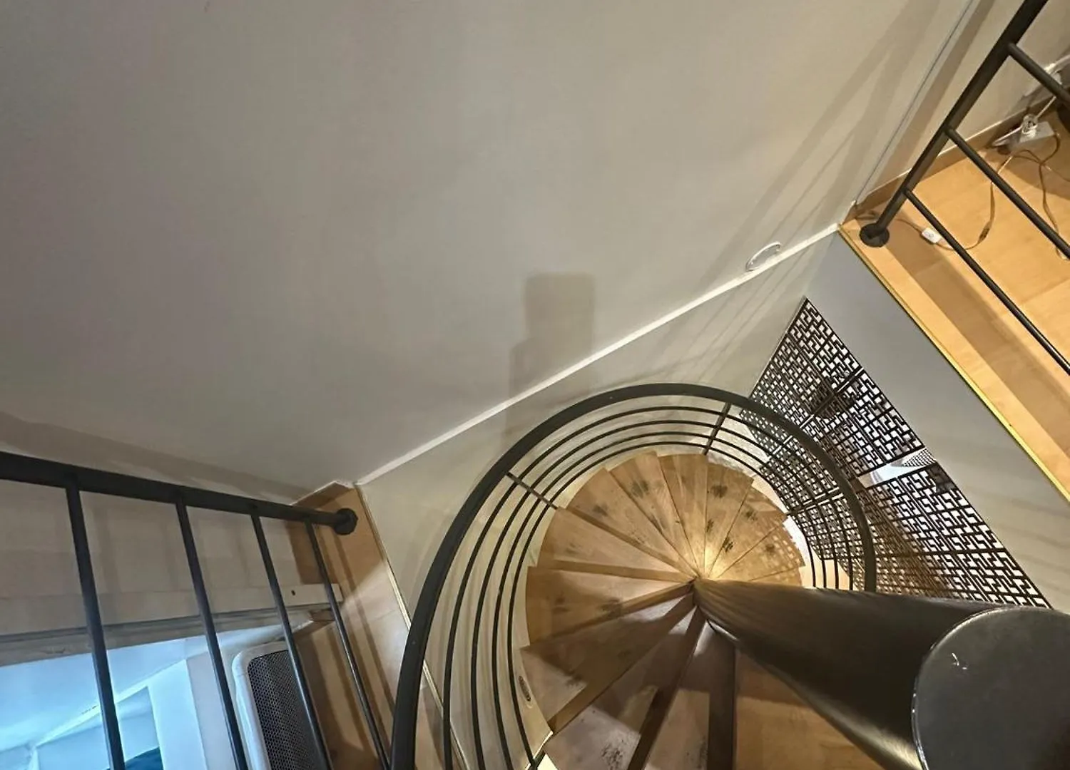 Charmant 2 Pieces Sur Deux Niveaux París Francia